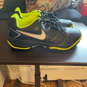 Men’s Nike City Court.